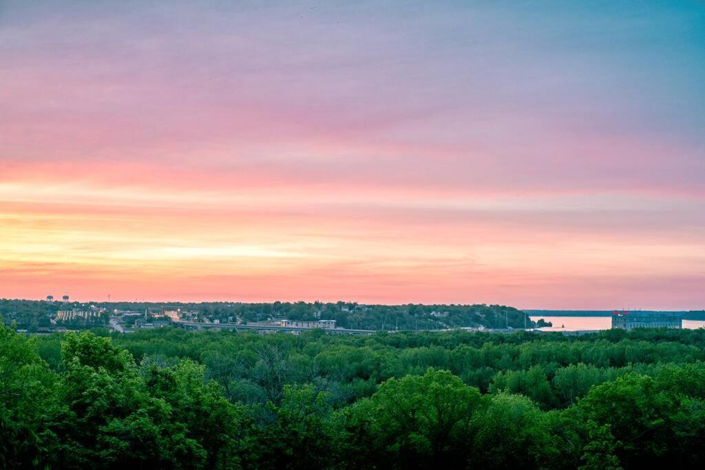 Finn'S Hideaway -Modern Family River Home Keokuk Екстер'єр фото